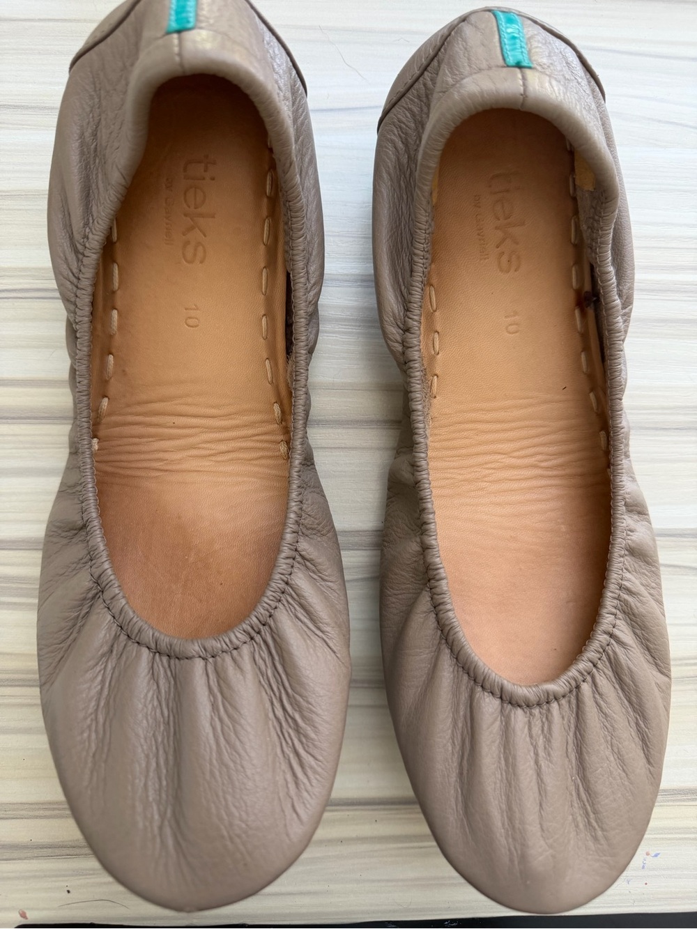 Tieks Taupe Leather Ballet Flats sz 10